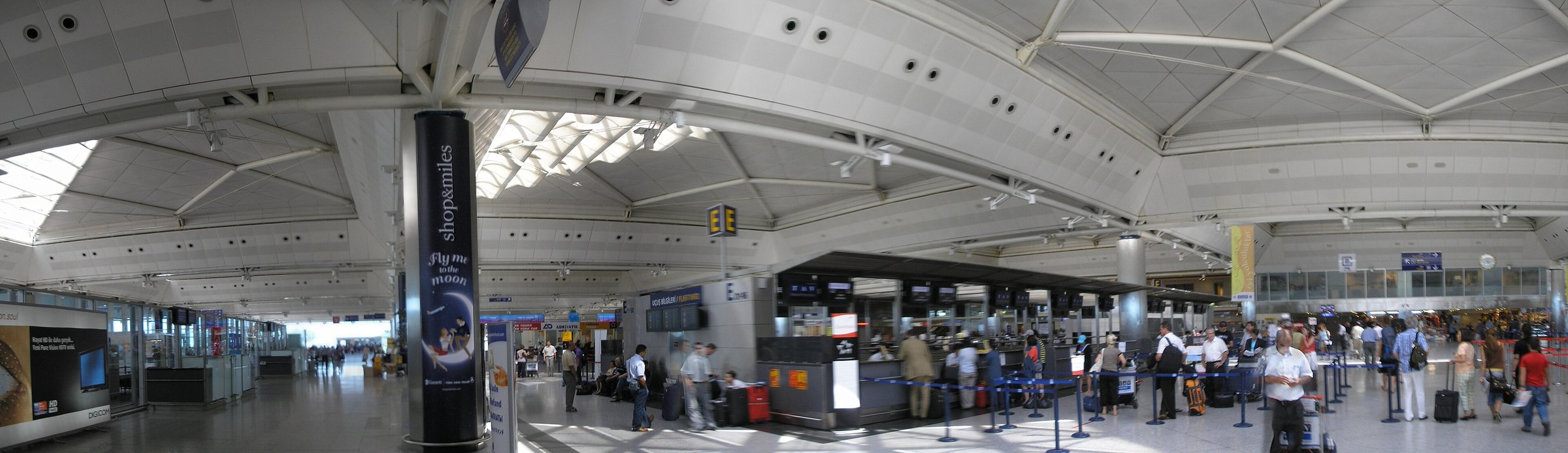 Istanbul Atatürk Airport in 2007